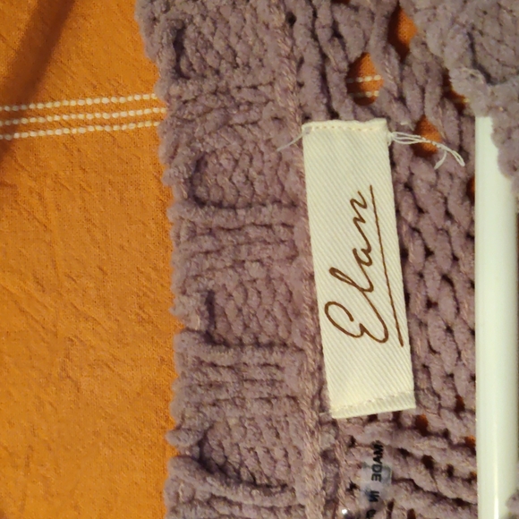 Distressed sweater - Picture 3 of 4